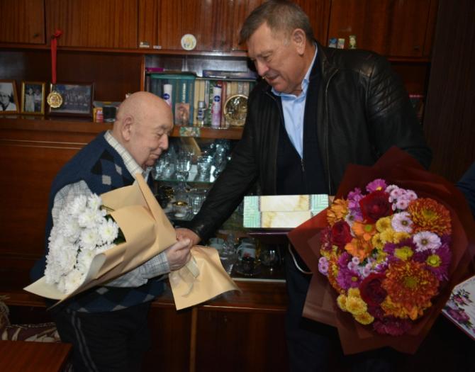 Путин поздравил с днем рождения главного редактора «Комсомольской правды»